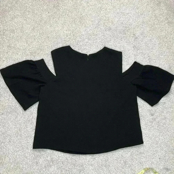 Club Monaco Cold Shoulder Top Sz XS Short Sleeves Black Color Lined Crop - Picture 8 of 8